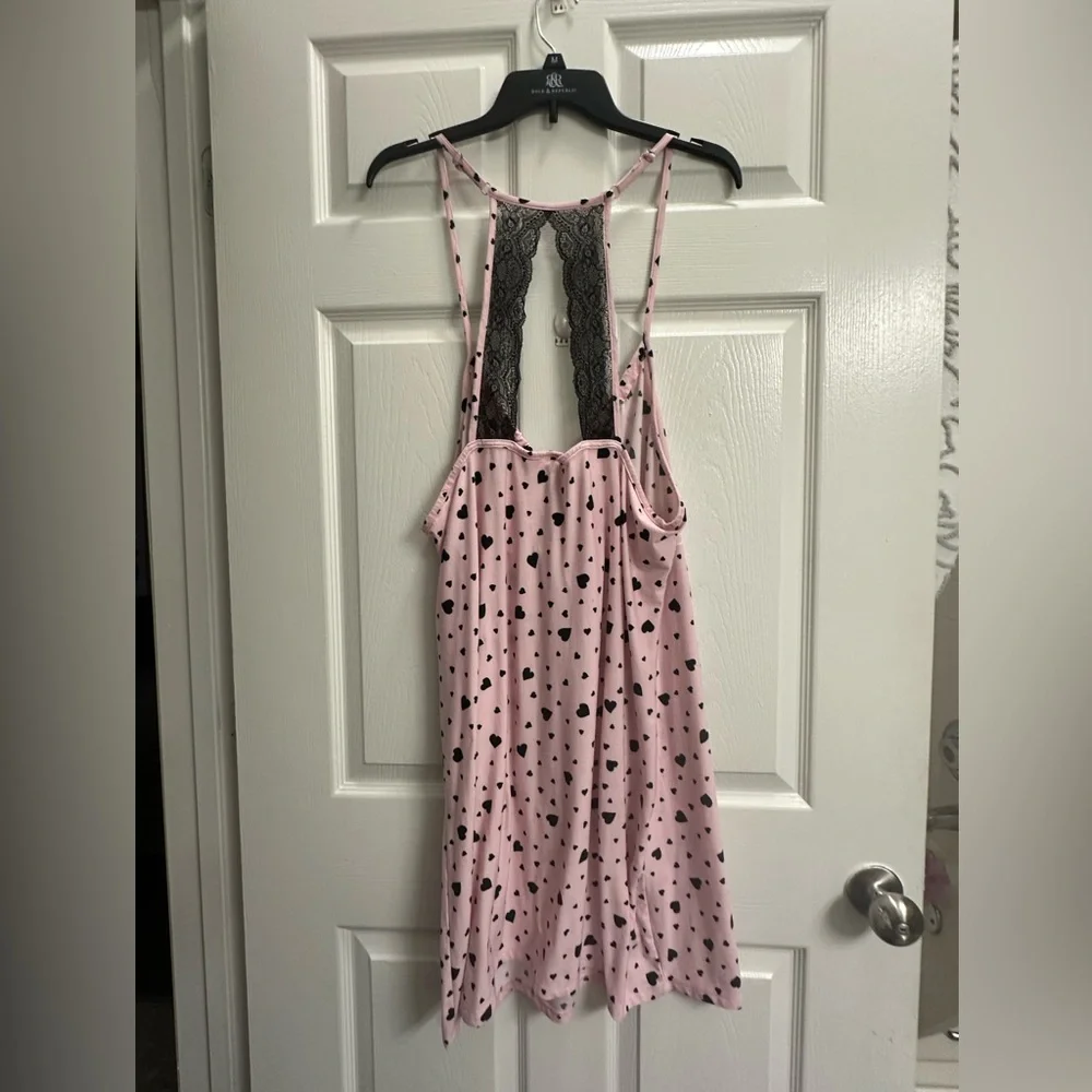 2X (20W-22W) Secret Treasures nightie. Pink with black hearts. Adjustable straps - Picture 6 of 6